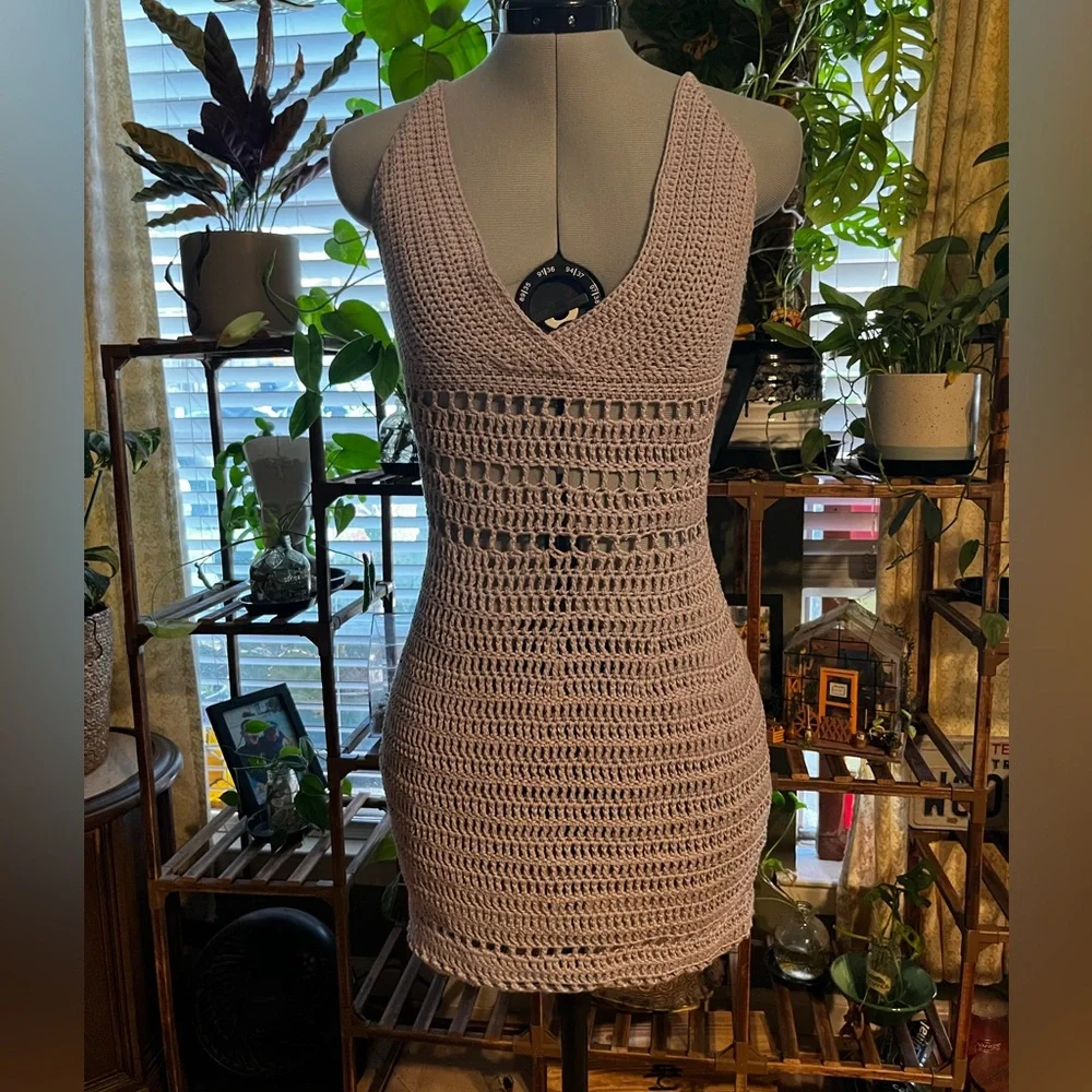 Chic Crochet Knit Mini Dress in Soft grey - Picture 1 of 2